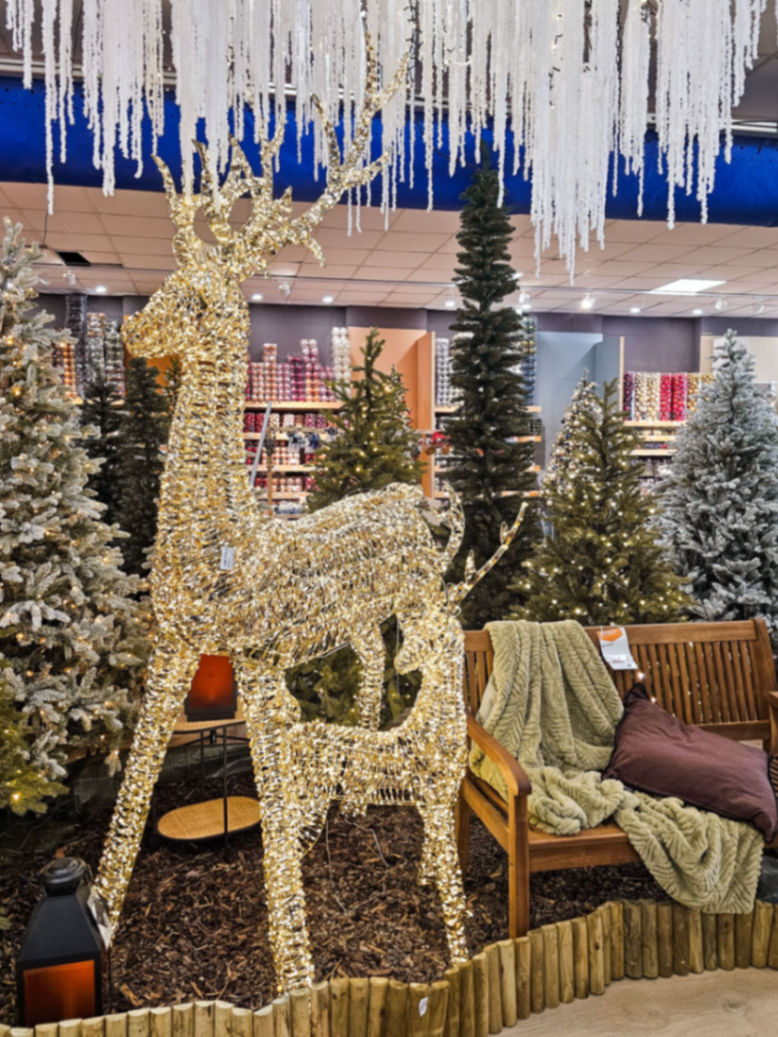 Decorazioni Natale 2025 nello showroom BorgoCasa a Saluzzo