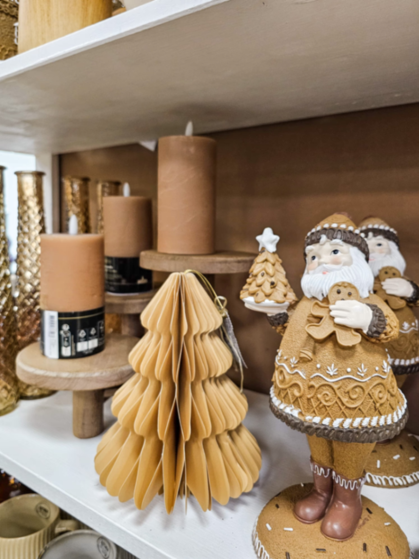 Decorazioni Natale 2025 nello showroom BorgoCasa a Saluzzo